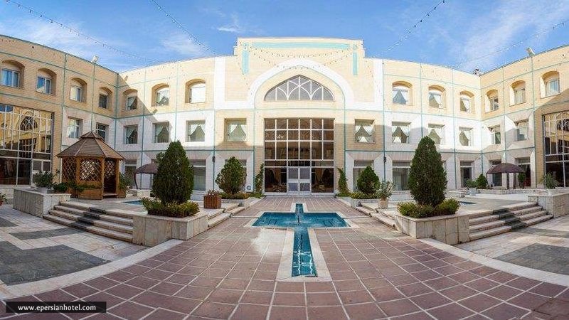 ورودی هتل قصر الضیافه مشهد داخل حرم